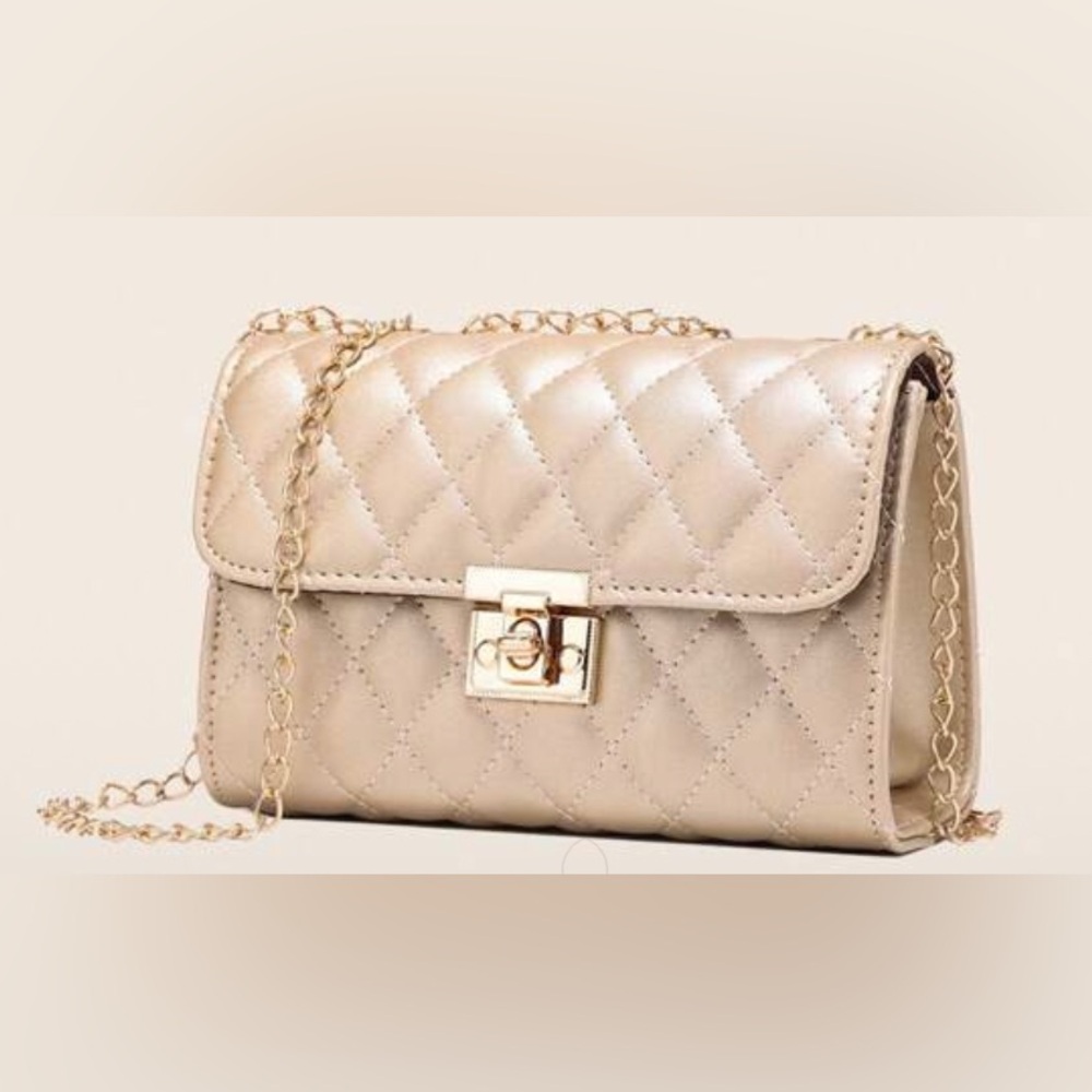 Elegant Gold Quilted Chain Bag